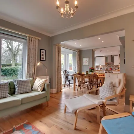 4 Bed In Oc-sa018 * Filey