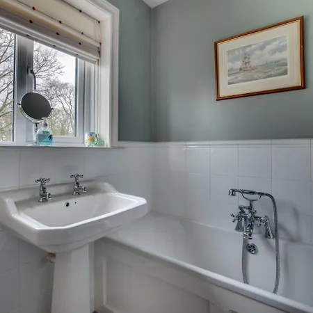 4 Bed In Oc-sa018 Filey