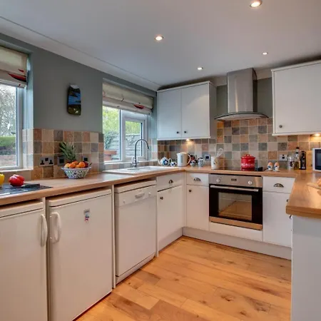 4 Bed In Oc-sa018 * Filey